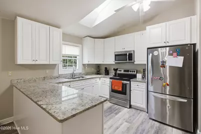 804 Plantation Drive, New Bern, NC 28562 - Photo 9