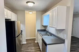 1293 Park W Dr, Greenville, NC 27834 - Photo 7