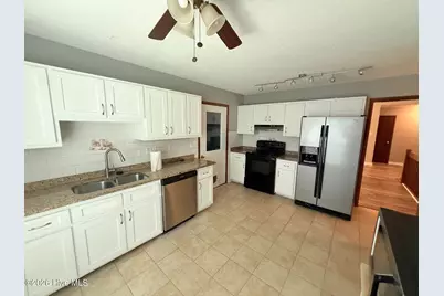 630 Lilac Lane, Vass, NC 28394 - Photo 7