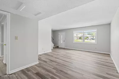 526 Myrtlewood Circle, Jacksonville, NC 28546 - Photo 5