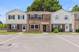 526 Myrtlewood Cir, Jacksonville, NC 28546 - Photo 1