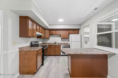 526 Myrtlewood Circle, Jacksonville, NC 28546 - Photo 7