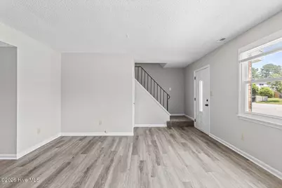 526 Myrtlewood Circle, Jacksonville, NC 28546 - Photo 3