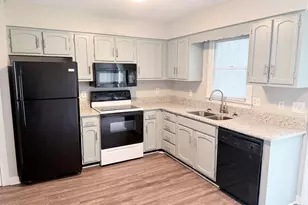 110 N Elm St, Greenville, NC 27858 - Photo 9