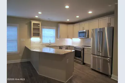 302 Holly Street S, Emerald Isle, NC 28594 - Photo 5