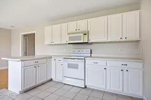 551 Eagles Nest Rd, Grimesland, NC 27837 - Photo 19
