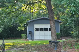 105 Forest Dr, Clinton, NC 28328 - Photo 5