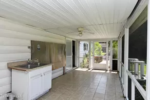 209 Queens Rd, Hubert, NC 28539 - Photo 15