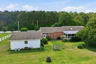 626 W Firetower Rd, Swansboro, NC 28584 - Photo 5