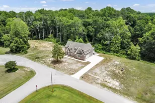 2038 Autumn Dr, Kinston, NC 28501 - Photo 9