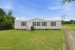 405 Lynchfield Dr, New Bern, NC 28560 - Photo 1