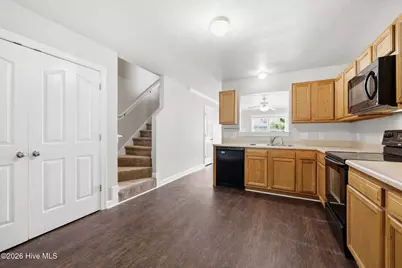 404 Springwood Drive, Jacksonville, NC 28546 - Photo 9