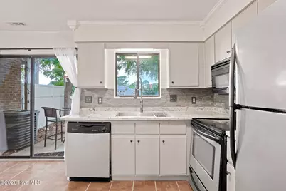 113 Bonner Avenue #105, Morehead City, NC 28557 - Photo 3