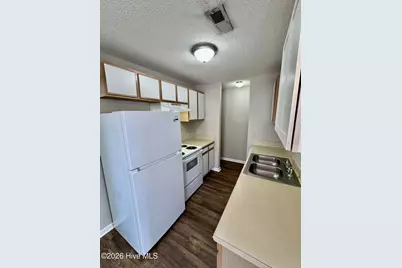 1251 Westpointe Drive #5, Greenville, NC 27834 - Photo 3