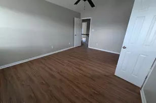 407 John Deere Ct, Richlands, NC 28574 - Photo 5