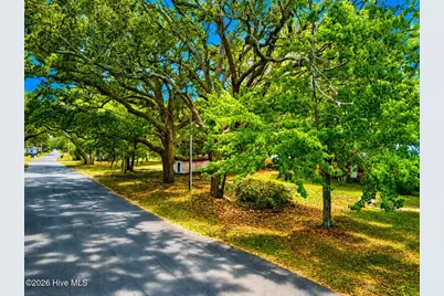 1105 N Howe Street, Southport, NC 28461 - Photo 3