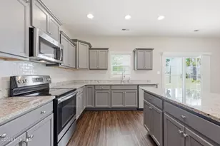 302 Seaglass Ct, Swansboro, NC 28584 - Photo 13