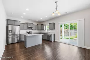 302 Seaglass Ct, Swansboro, NC 28584 - Photo 11