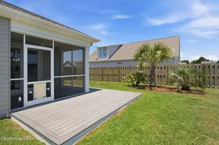 101 York Ln, Hampstead, NC 28443 - Photo 5