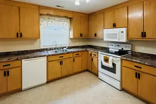 820 Cedar Point Cir, Elizabeth City, NC 27909 - Photo 7