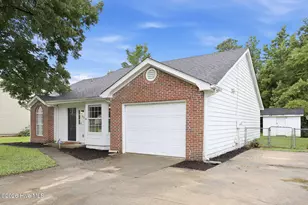 205 Mahogany Dr, Jacksonville, NC 28540 - Photo 3