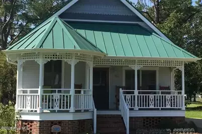 305 Vandemere Street, Oriental, NC 28571 - Photo 1