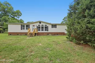 107 W Robertson St, Beulaville, NC 28518 - Photo 1