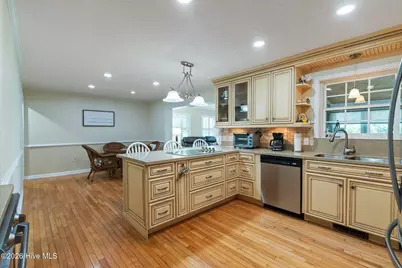211 S Shore Drive, Southport, NC 28461 - Photo 11