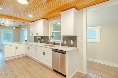 1109 S 9th Street, Wilmington, NC 28401 - Photo 11