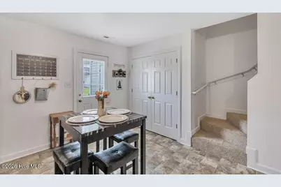 208 Bridgewood Drive, Jacksonville, NC 28546 - Photo 7