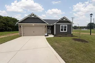 14 Kizzy Dr, Selma, NC 27576 - Photo 1