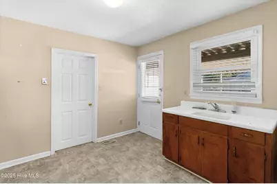 117 S Thomas Street, Beulaville, NC 28518 - Photo 27