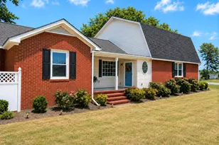 117 S Thomas St, Beulaville, NC 28518 - Photo 1