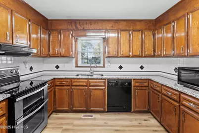117 S Thomas Street, Beulaville, NC 28518 - Photo 15