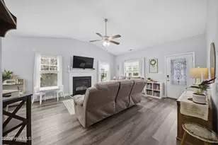 411 Wynbrookee Ln, Jacksonville, NC 28546 - Photo 9