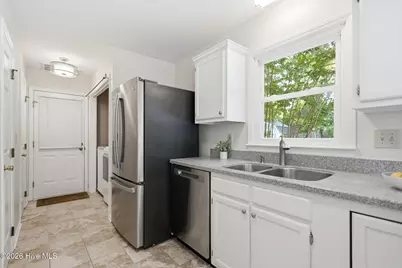 519 Green Meadows Drive N, Wilmington, NC 28405 - Photo 17