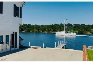 888 Sea Gate Dr, Newport, NC 28570 - Photo 3
