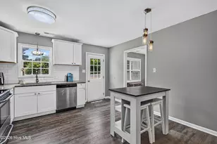 411 Eucalyptus Ln, Jacksonville, NC 28546 - Photo 9