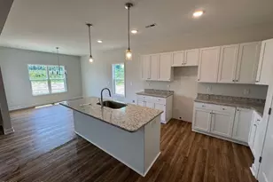 229 Seaford Ln, Aberdeen, NC 28315 - Photo 5