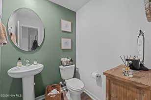 301 Ginger Dr, New Bern, NC 28560 - Photo 9