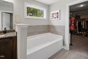 2240 Three Oaks Dr, Greenville, NC 27858 - Photo 29