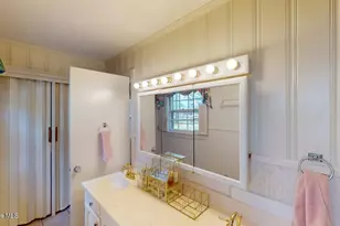 206 W James St, Mount Olive, NC 28365 - Photo 33