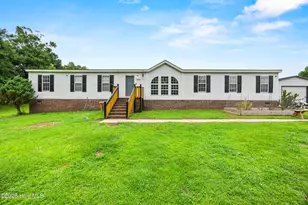 1005 Bowsprit Ct, Jacksonville, NC 28546 - Photo 3