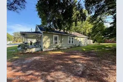 1009 Bunting Street, Clinton, NC 28328 - Photo 3