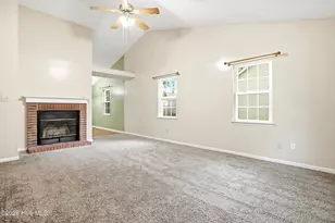 208 E Cameron Ct, Jacksonville, NC 28546 - Photo 5
