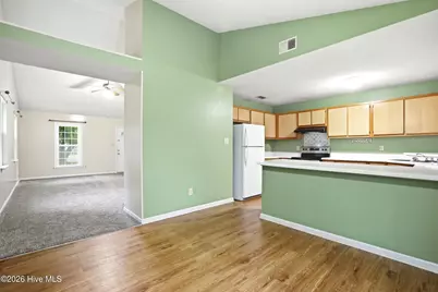 208 E Cameron Court, Jacksonville, NC 28546 - Photo 13