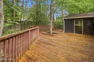 208 E Cameron Ct, Jacksonville, NC 28546 - Photo 41