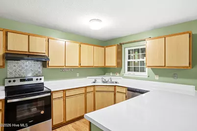 208 E Cameron Court, Jacksonville, NC 28546 - Photo 11