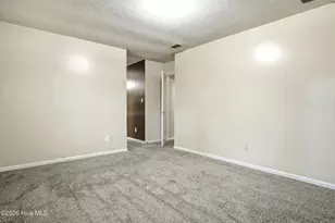 208 E Cameron Ct, Jacksonville, NC 28546 - Photo 17