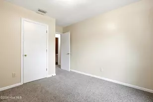 208 E Cameron Ct, Jacksonville, NC 28546 - Photo 29